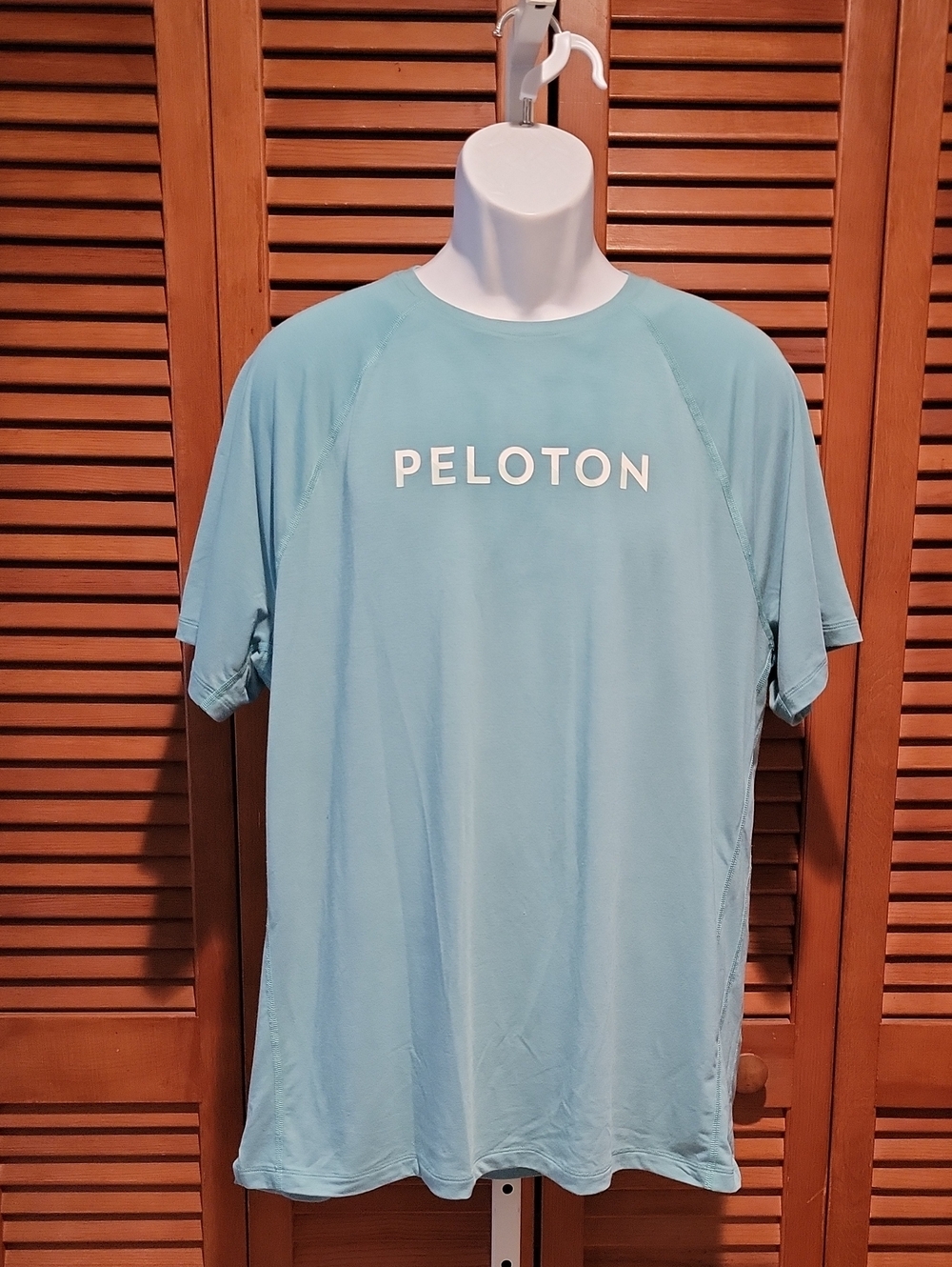 PELOTON MEN'S LIGHT BLUE SHORT SLEEVE PERFORMANCE TEE